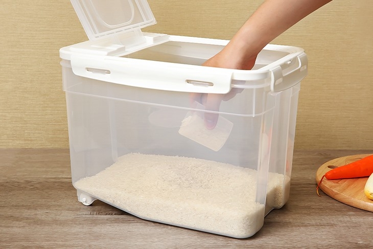 Chọn thùng đựng gạo và vị trí đặt cho đúng