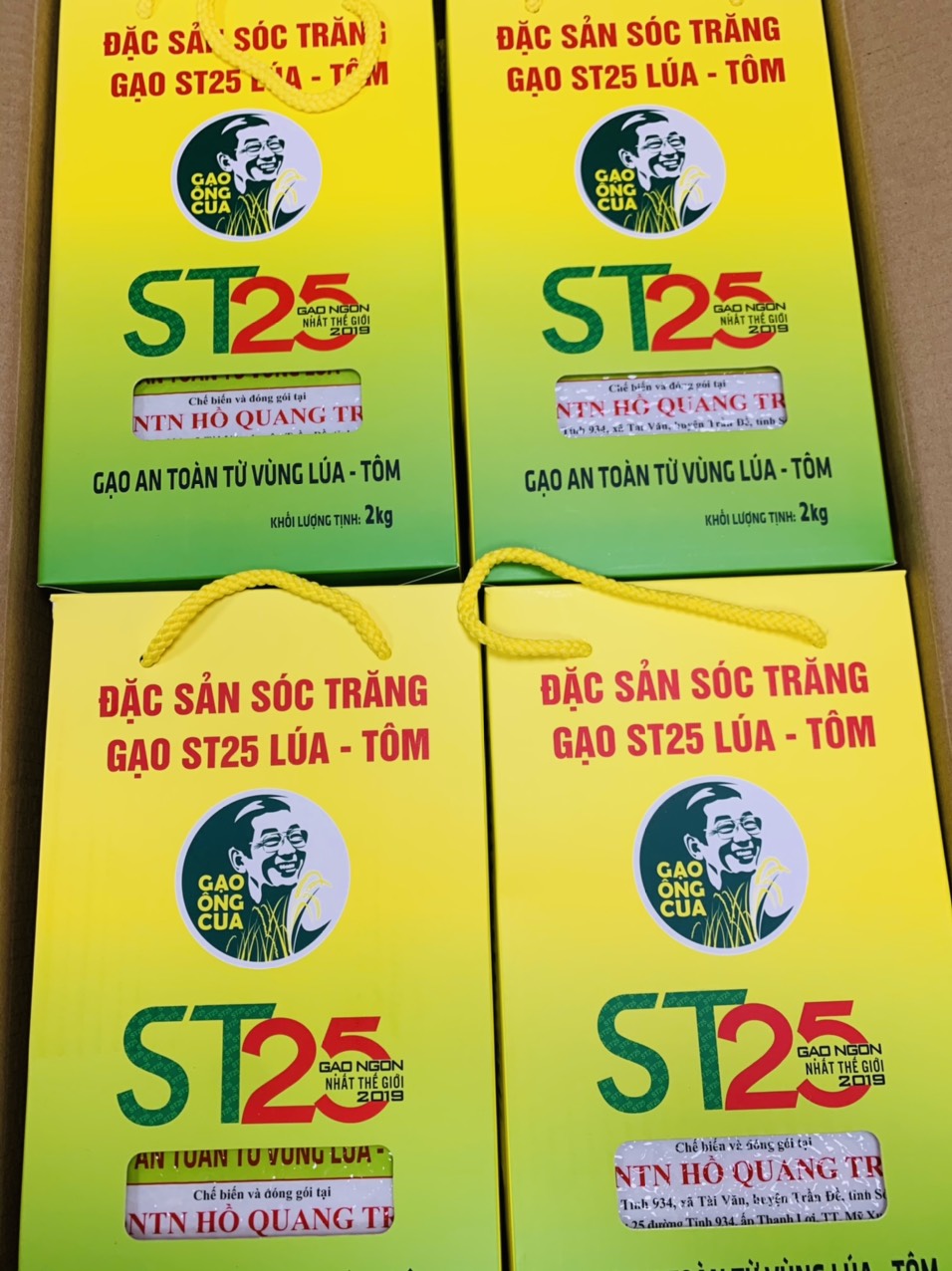 Bao bì nên được thiết kế trang nhã, thông tin đầy đủ, giúp món quà trở nên chỉn chu, lịch sự