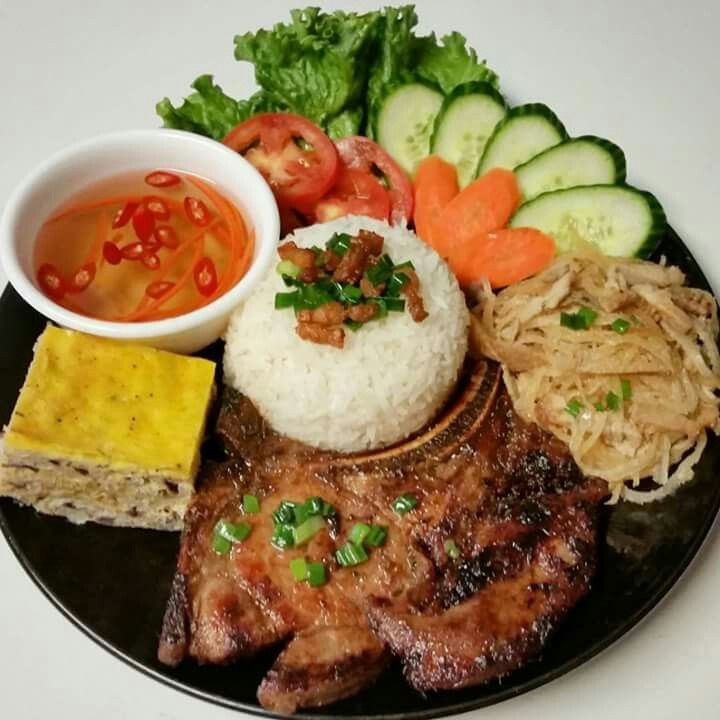 Ngày nay, cơm tấm không chỉ là món ăn quen thuộc của người dân Sài Gòn mà còn trở thành trải nghiệm ẩm thực không thể thiếu đối với du khách khi đến thành phố HCM