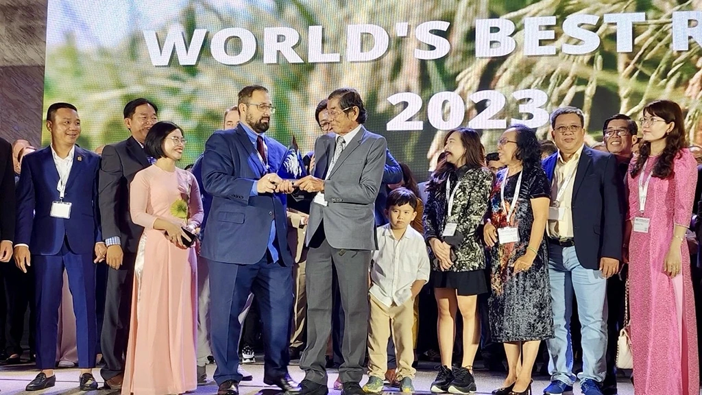 Ông Hồ Quang Cua từng chia sẻ rằng, họ phải đối mặt với vô vàn thất bại, từ giống lúa nhiễm bệnh đến năng suất thấp.