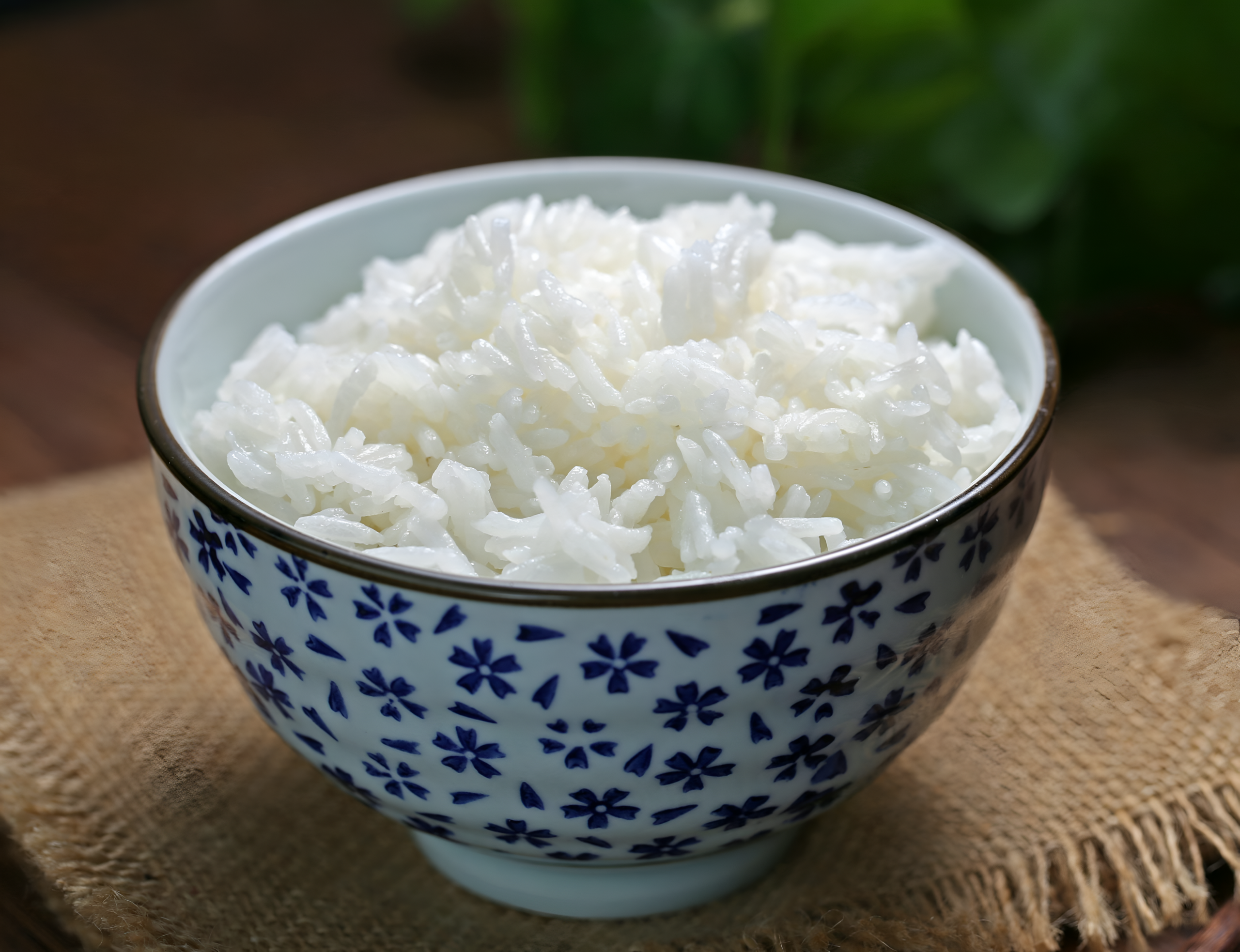 Cơm nguội vẫn giữ được độ mềm và dẻo tương đối tốt
